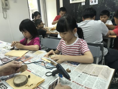 花蓮林管處為響應國際生物多樣性日，規劃系列活動，在瑞穗生態教育館辦理的「手作趣森動微市集」活動，邀請資深鳥友老鷹老師到館分享花蓮常見的50種鳥類 (3)